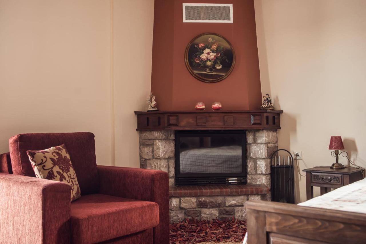 Filoxenia Hotel Koutsodimos Екстер'єр фото